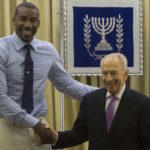 PERES MEETS AMARE STOUDEMIRE