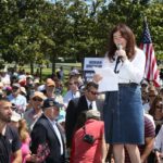 Roz Rothstein CEOStandWithUs addresses 10000 people at Los Angeles rally